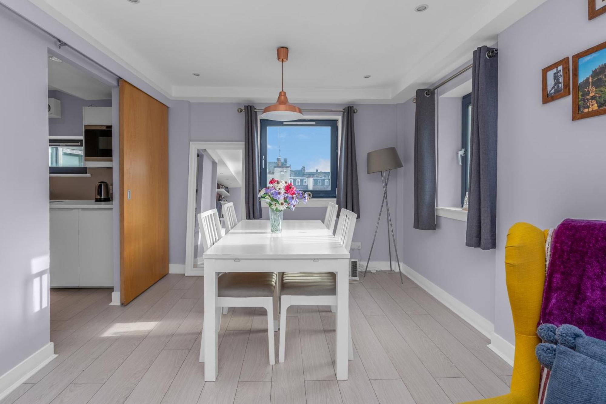 Gorgeous Old Town Hideaway Apartment EDI Exterior photo